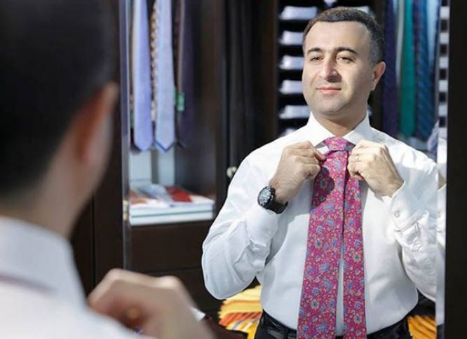 "Biz qalstukları Azərbaycanda satılan İtaliya qasltuklardan 2 dəfə aşağı qiymətə təklif edirik"