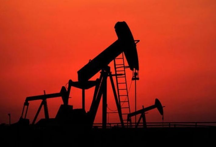 Neft kəskin düşdü - ABŞ-da rekord