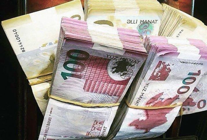 Pullar yenidən yastıq altından banklara axır