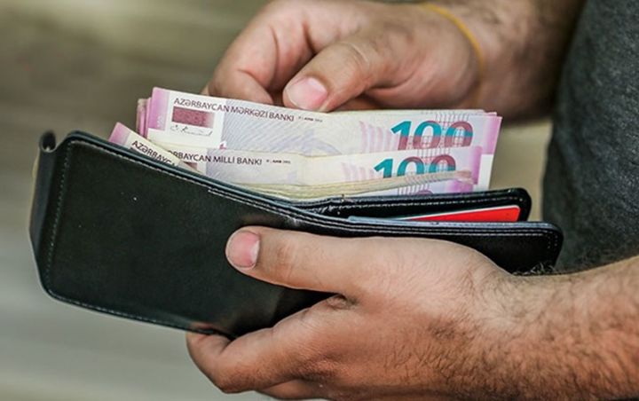 Bakıda orta əməkhaqqı 7 %-dən çox artıb