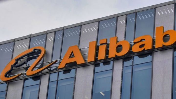 Alibaba sürücüsüz yük maşını işinə girir