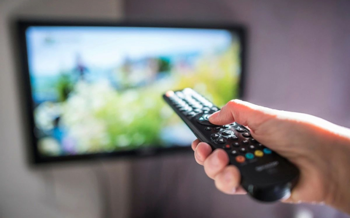 Televiziya yayımı üzrə dövlət rüsumu 10 dəfə azaldılır