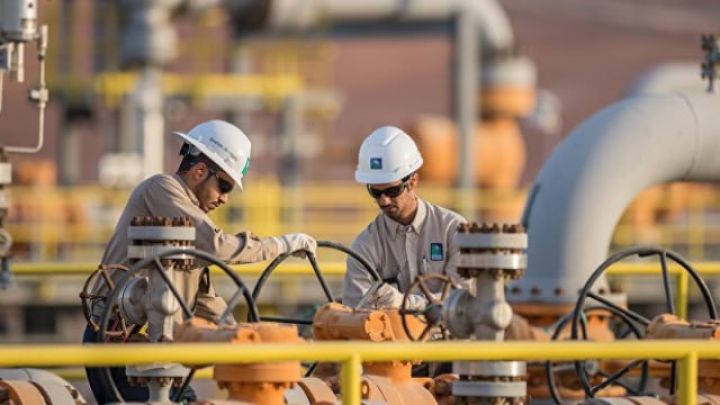 “Saudi Aramco”  Asiya üçün may neft qiymətlərini artırıb