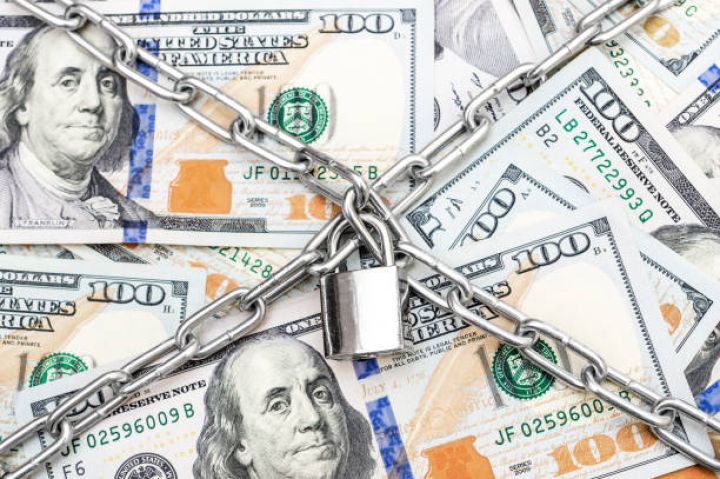 Dolların sabah üçün rəsmi məzənnəsi müəyyən edilib