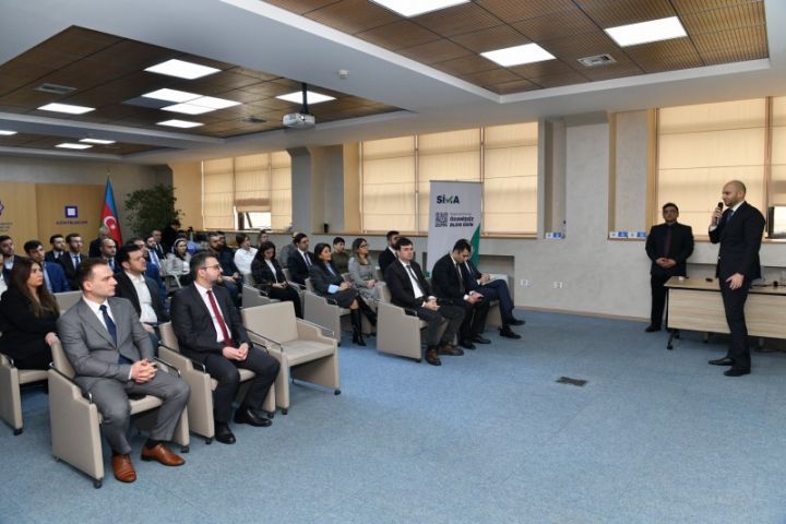 “AzInTelecom” SİMA ilə bağlı banklarla görüş keçirdi