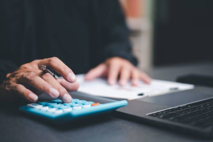 İki dövlət qurumu auditor seçir