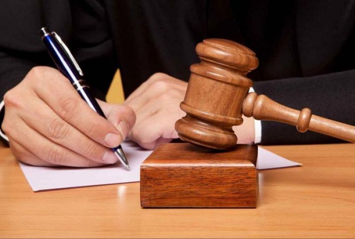 100 manat rüşvət alan gömrük mayoru barəsində cinayət işi başlanılıb