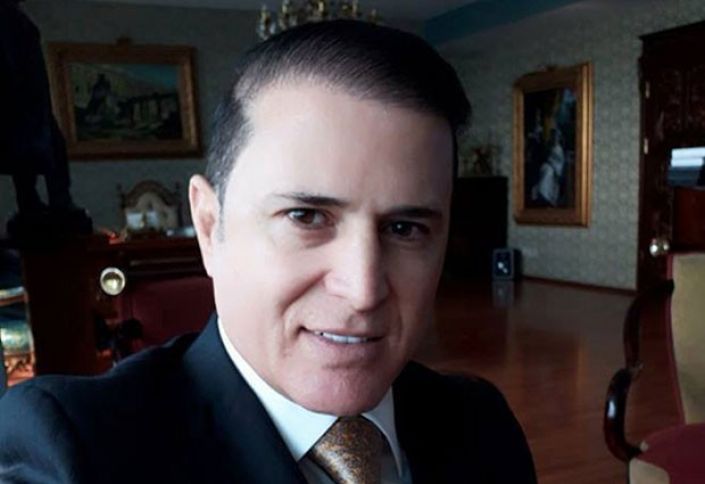 “Mənzilləri satıb, pulları İlham Qasımovla xərcləyib”