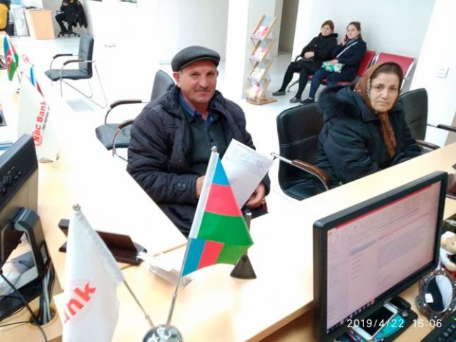 NBCBankda kompensasiyaların verilməsi davam edir  - FOTOLAR