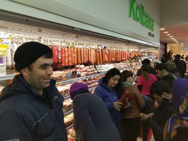 Bir ölkə sakininin orta aylıq xərci artır