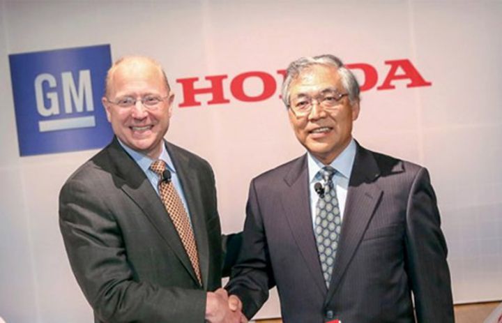 2 avtomobil nəhəngi güclərini birləşdirdi