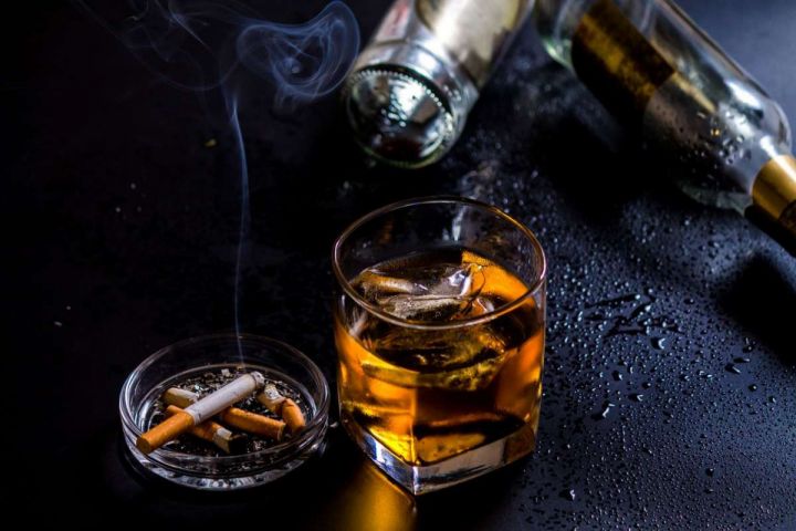 Əhalinin içki və siqaret xərcləri dekabrda iki dəfədən çox artıb