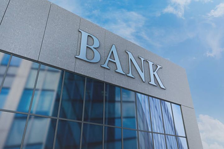 Daha bir bankın nizamnamə kapitalı 100 milyon manatı keçib