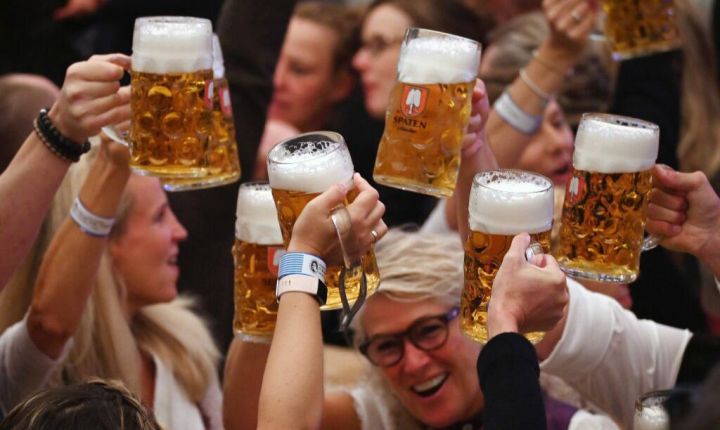 Almanlar daha az pivə içməyə başlayıblar – Almaniyada satışlar rekord aşağı səviyyəyə düşüb